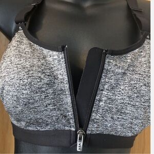 Victoria’s Secret knockout wireless front-close sports bra